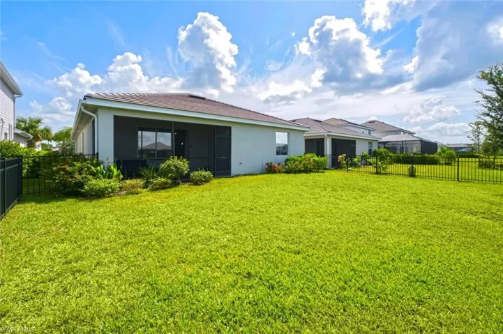 2294 Avocado Ln, Naples, Florida 34120