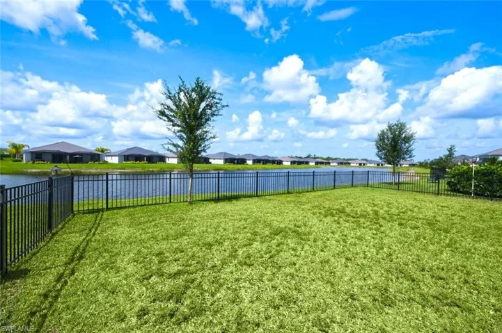 2294 Avocado Ln, Naples, Florida 34120