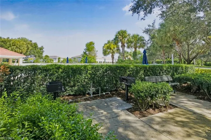 2294 Avocado Ln, Naples, Florida 34120