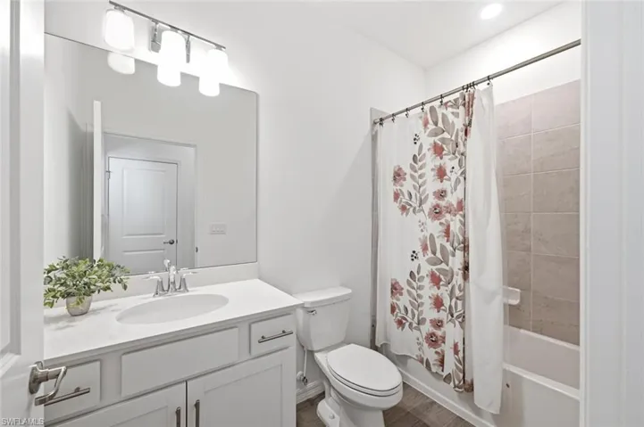 2294 Avocado Ln, Naples, Florida 34120