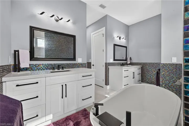 3106 Nw 45th Pl, Cape Coral, Florida 33993