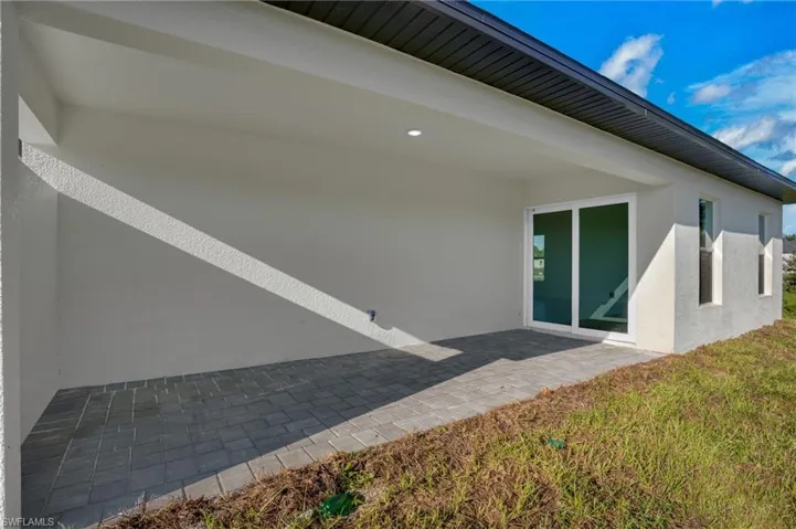 909 Norfolk Ave S, Lehigh Acres, Florida 33974
