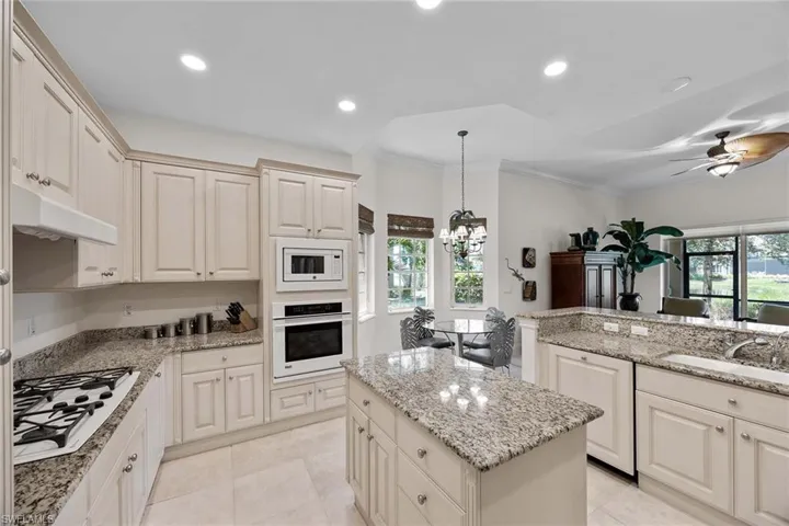 9275  Menaggio  CT, Naples, FL 34114