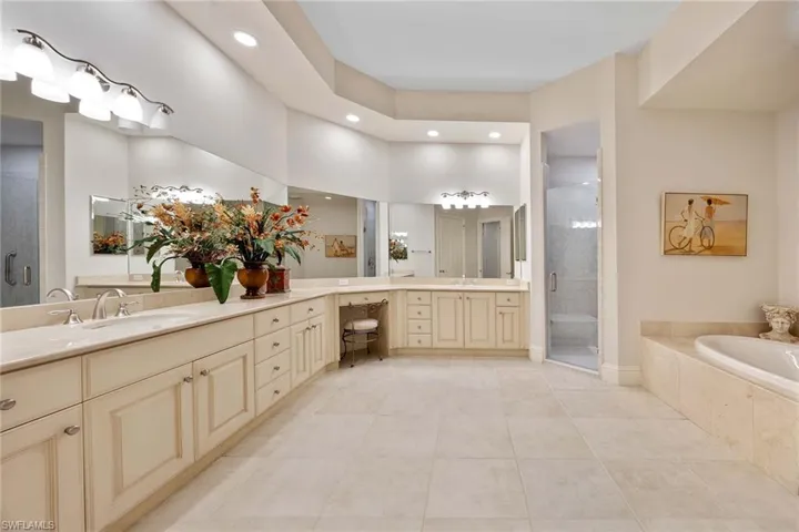 9275  Menaggio  CT, Naples, FL 34114