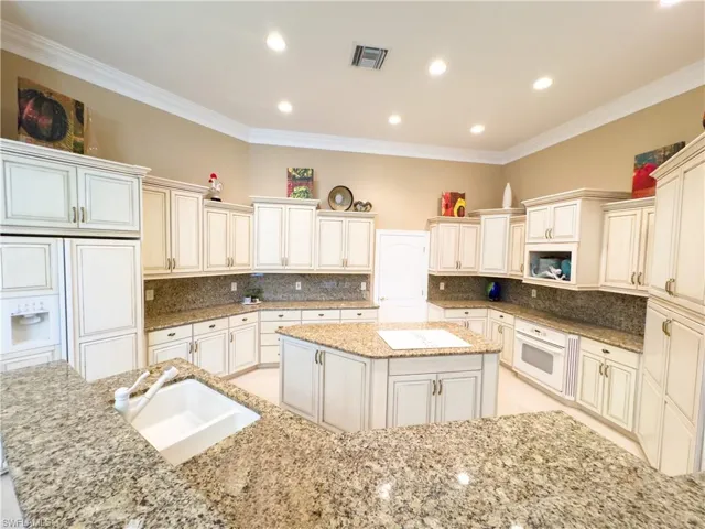 367 N. Hickory Street, LaBelle, FL 33935, Caloosa Cove S/D on Caloosahatchee River