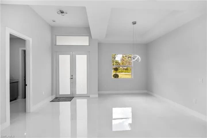 3990  27th NE AVE, Naples, FL 34120