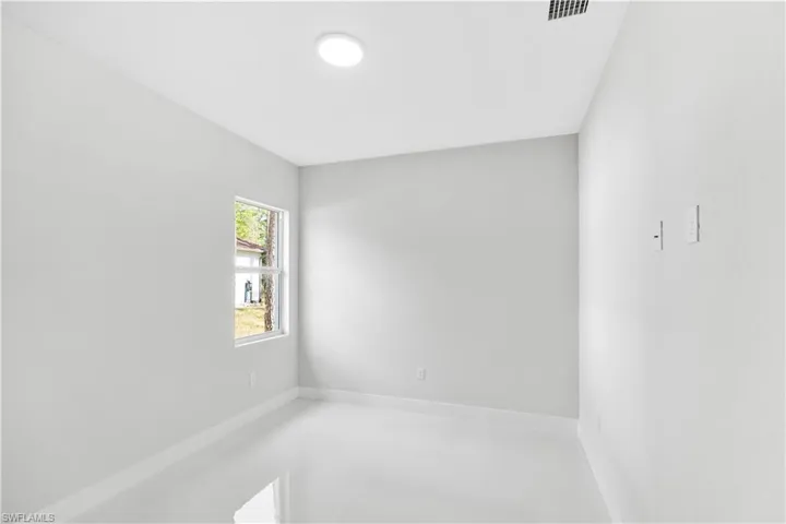 3990  27th NE AVE, Naples, FL 34120