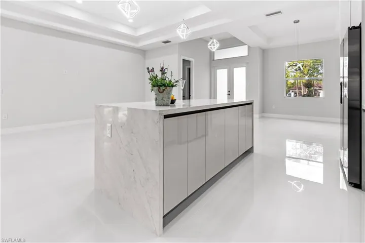 3990  27th NE AVE, Naples, FL 34120