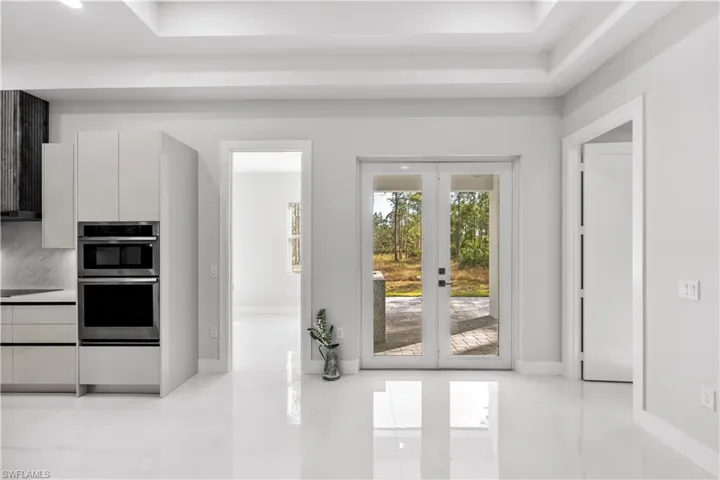 3990  27th NE AVE, Naples, FL 34120