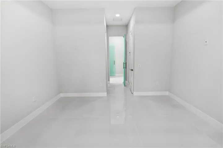 3990  27th NE AVE, Naples, FL 34120