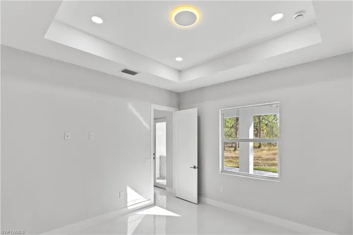 3990  27th NE AVE, Naples, FL 34120