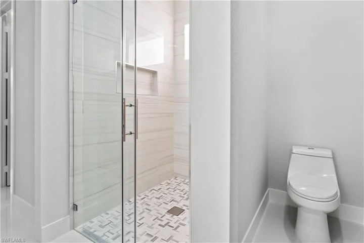 3990  27th NE AVE, Naples, FL 34120