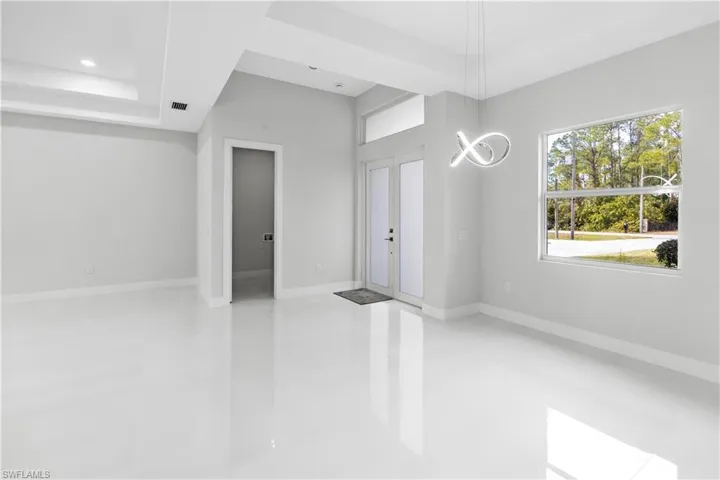 3990  27th NE AVE, Naples, FL 34120