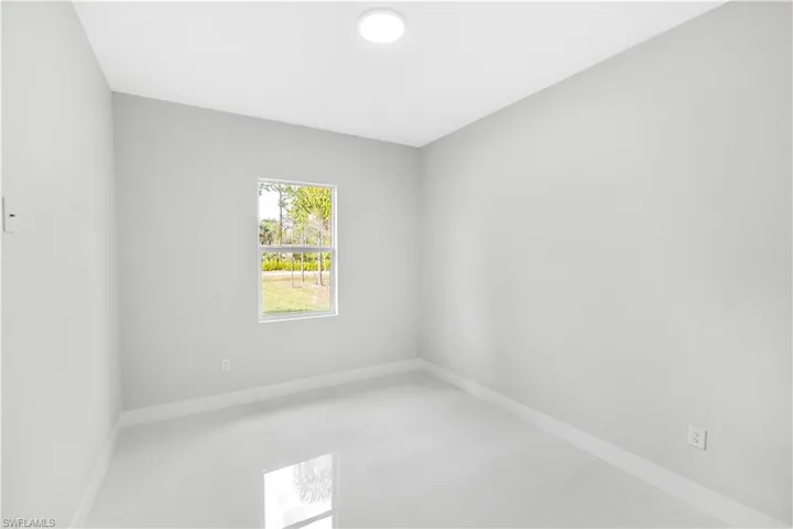 3990  27th NE AVE, Naples, FL 34120