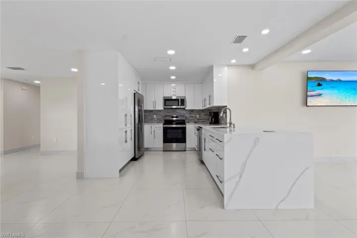 107 Albatross St, Fort Myers Beach, Florida 33931