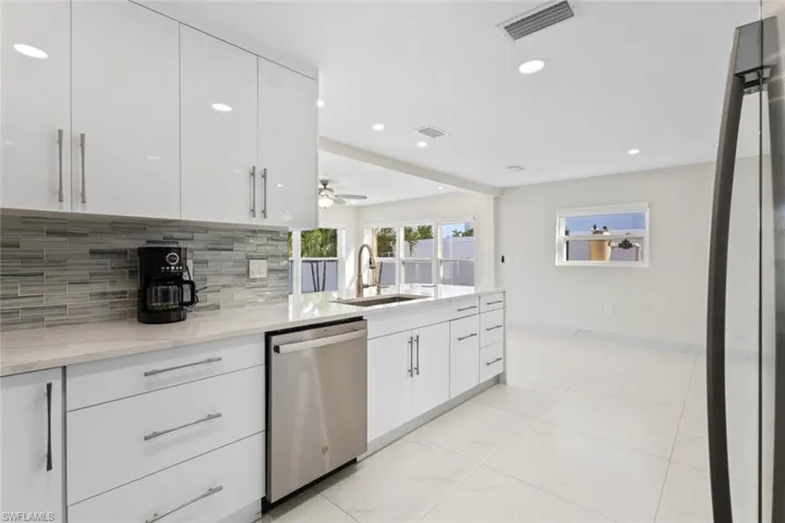 107 Albatross St, Fort Myers Beach, Florida 33931