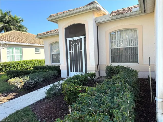 11081  Lakeland  CIR, Fort Myers, FL 33913