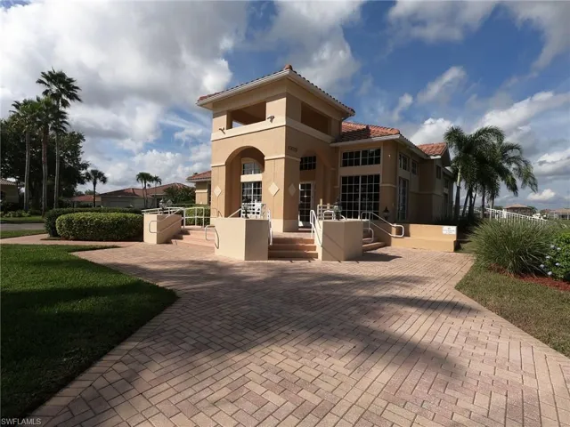 11081  Lakeland  CIR, Fort Myers, FL 33913