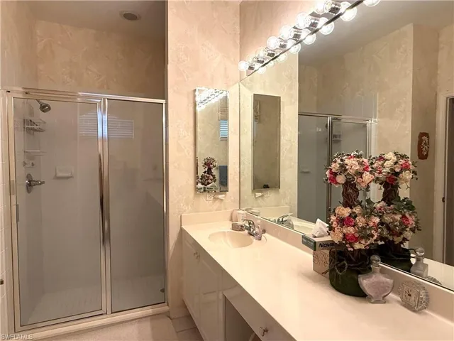 11081  Lakeland  CIR, Fort Myers, FL 33913