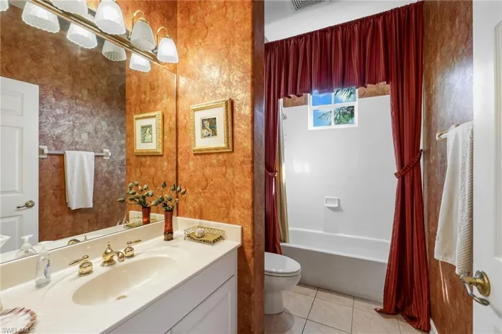 1664  Tarpon Bay S DR, Naples, FL 34119