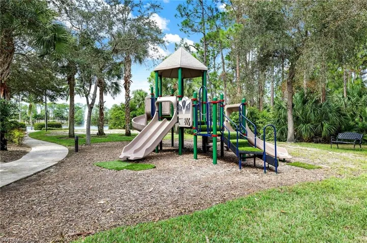 1664  Tarpon Bay S DR, Naples, FL 34119