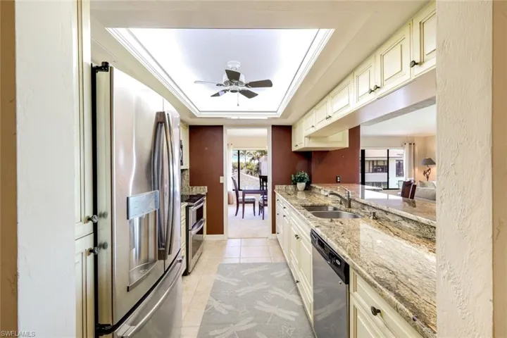French Style Refrigerator with Water and Ice in The Door