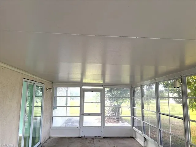 ENCLOSED LANAI/PORCH