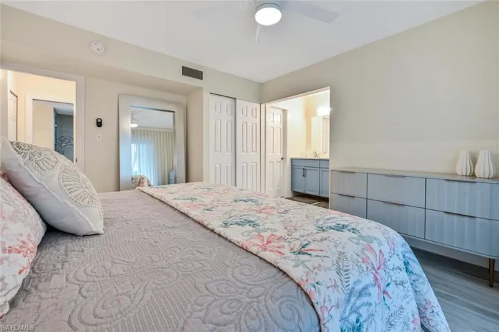 Master bedroom-soothing colors