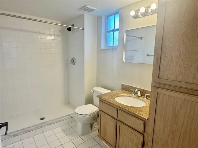4620 Saint Croix Ln 932, Naples, Florida 34109