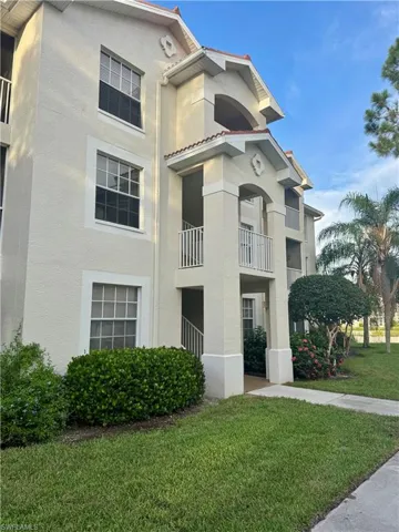 4620 Saint Croix Ln 932, Naples, Florida 34109