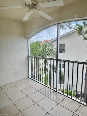 4620 Saint Croix Ln 932, Naples, Florida 34109