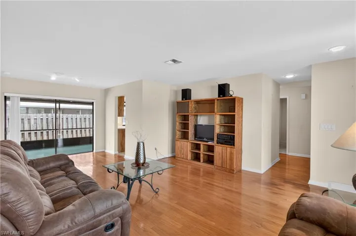 9708  Foxglove  CIR, Fort Myers, FL 33919