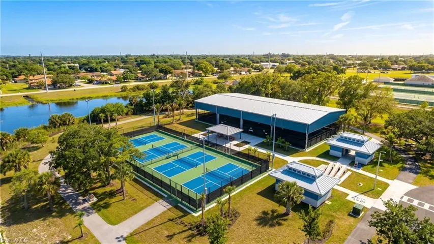 9708  Foxglove  CIR, Fort Myers, FL 33919