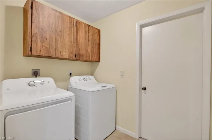 9708  Foxglove  CIR, Fort Myers, FL 33919