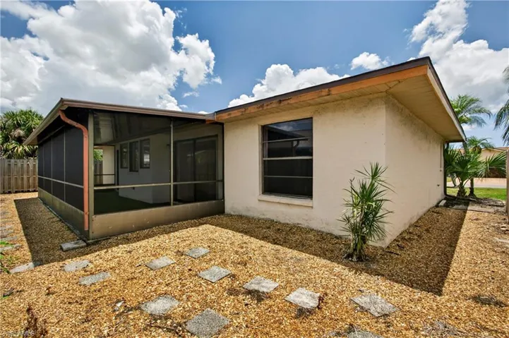9708  Foxglove  CIR, Fort Myers, FL 33919