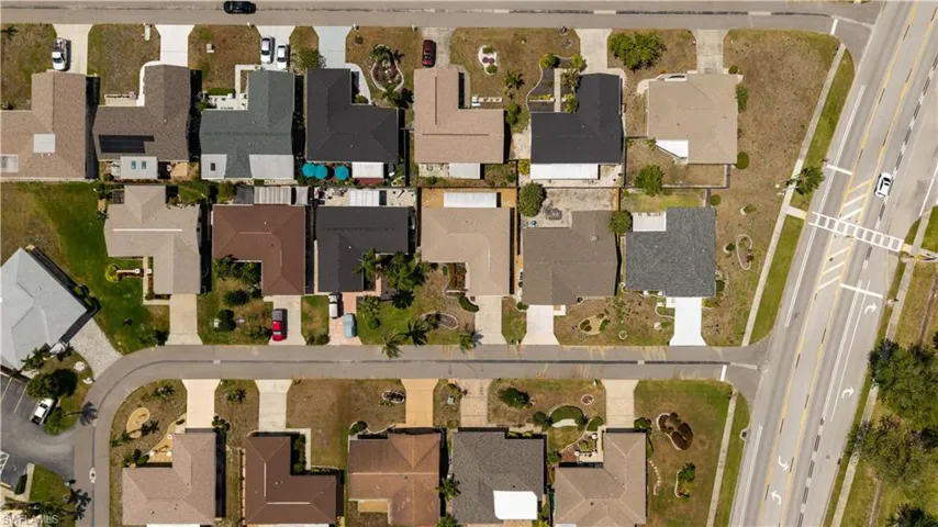9708  Foxglove  CIR, Fort Myers, FL 33919