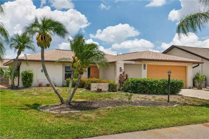 9708  Foxglove  CIR, Fort Myers, FL 33919