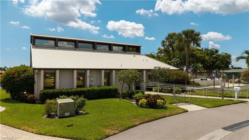 9708  Foxglove  CIR, Fort Myers, FL 33919
