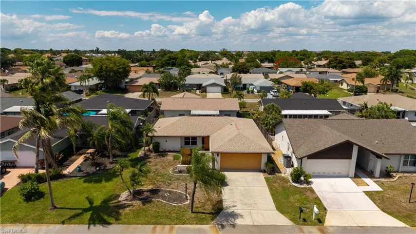 9708  Foxglove  CIR, Fort Myers, FL 33919