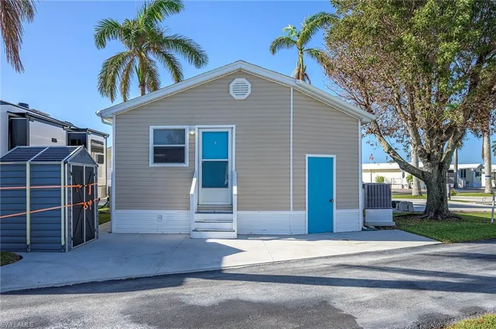 11148  Stardust  DR, Fort Myers, FL 33908