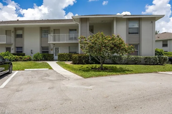1330 Derbyshire Ct # E104, Naples, Florida 34116