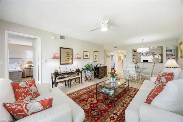 1330 Derbyshire Ct # E104, Naples, Florida 34116