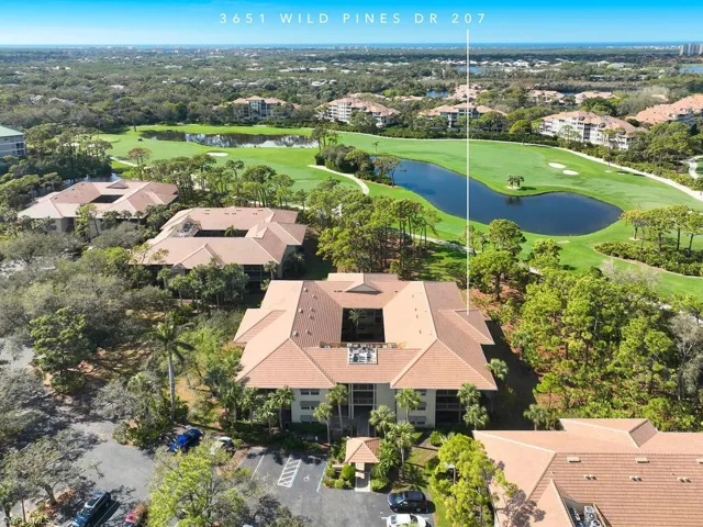 Just a few miles to Bonita Bay's private beach club, with world class dining/shopping and so much more.