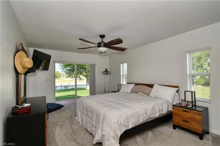 1421 Sw 2nd Ave, Cape Coral Fl 33991