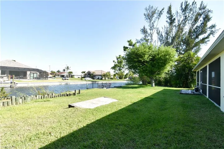 1421 Sw 2nd Ave, Cape Coral Fl 33991