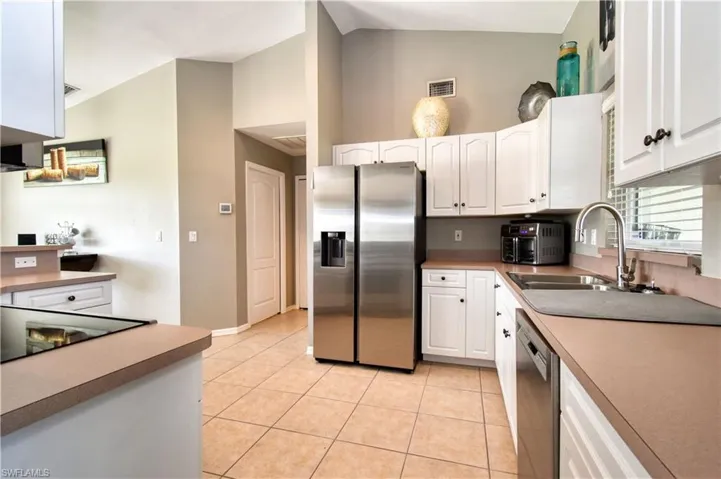 1421 Sw 2nd Ave, Cape Coral Fl 33991