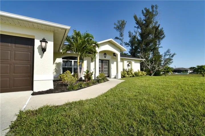 1421 Sw 2nd Ave, Cape Coral Fl 33991