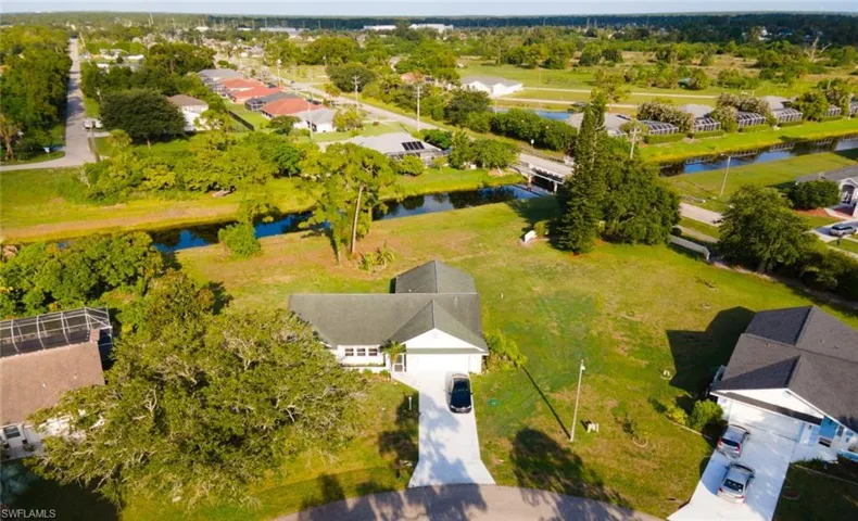 561 Foxcreek Dr, Lehigh Acres, Florida 33974