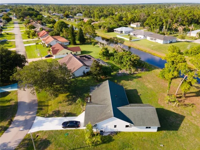 561 Foxcreek Dr, Lehigh Acres, Florida 33974