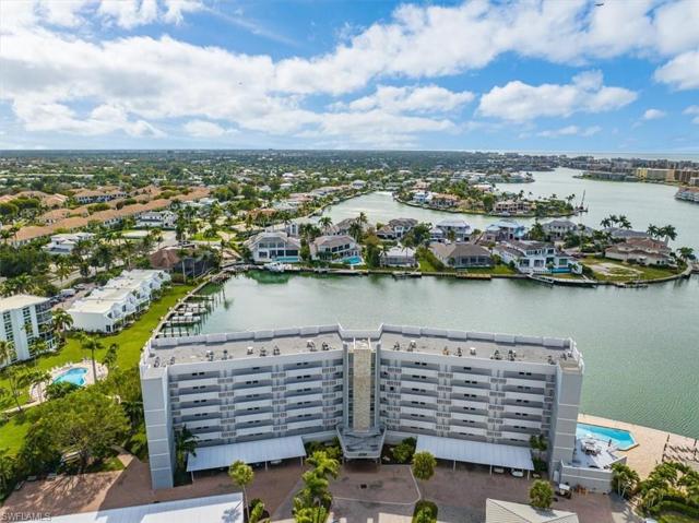Pelican Point on Venetian Bay
